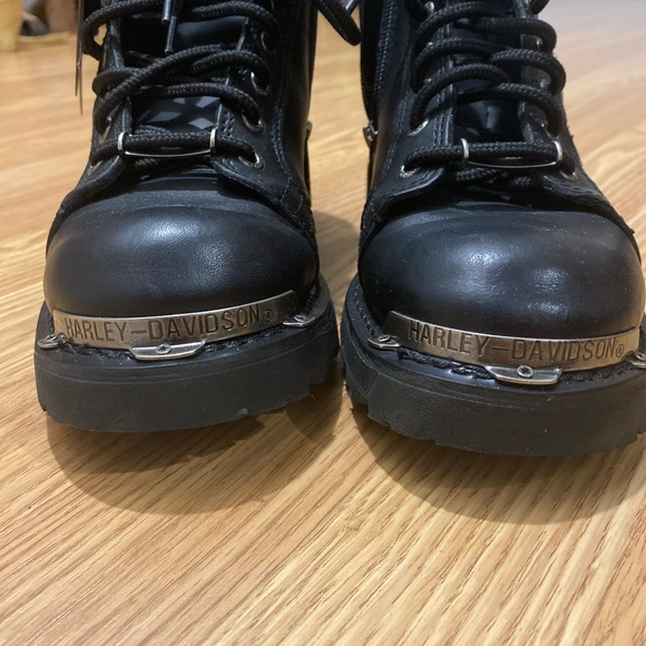 Harley Davidson beautiful new - Picture 3 of 10